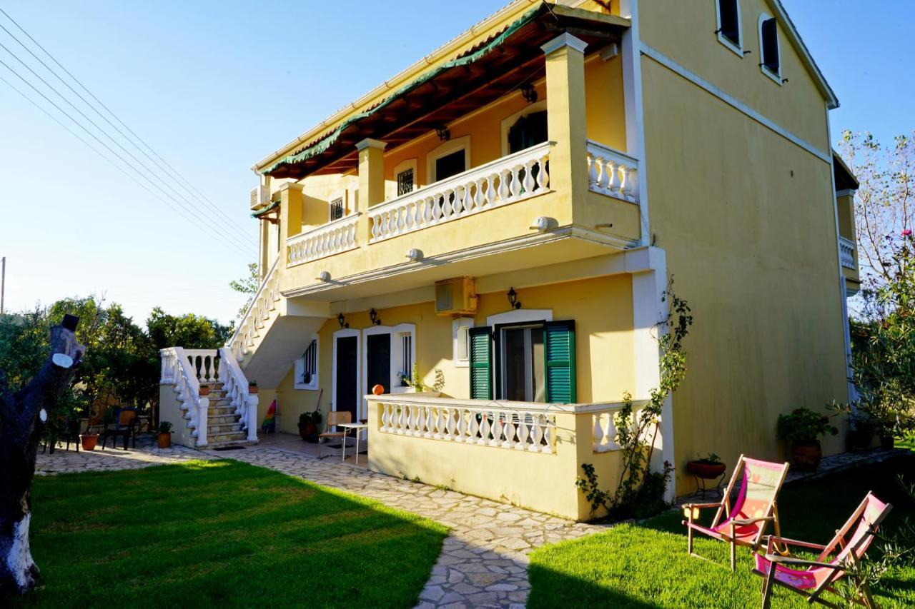 Stefanias Appartments Ágios Matthaíos Buitenkant foto