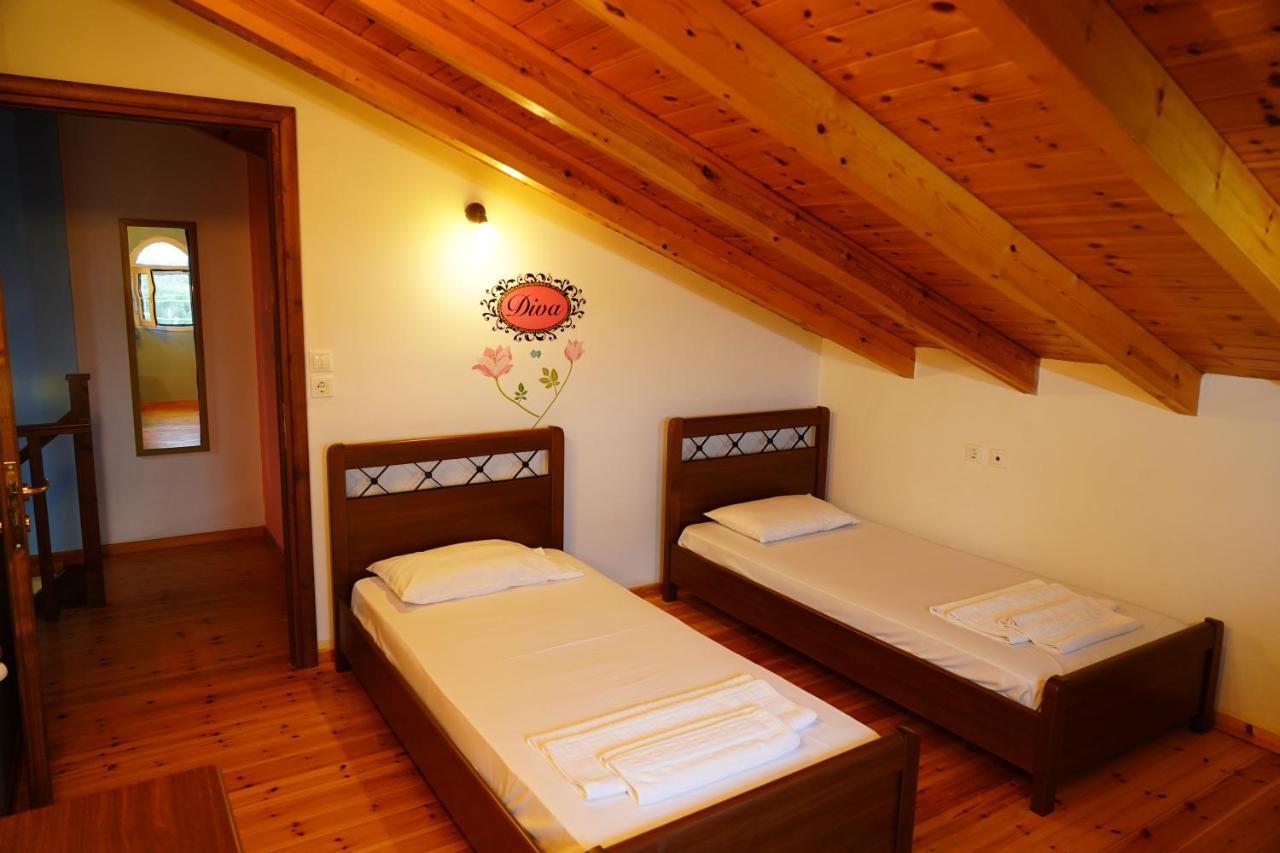 Stefanias Appartments Ágios Matthaíos Buitenkant foto