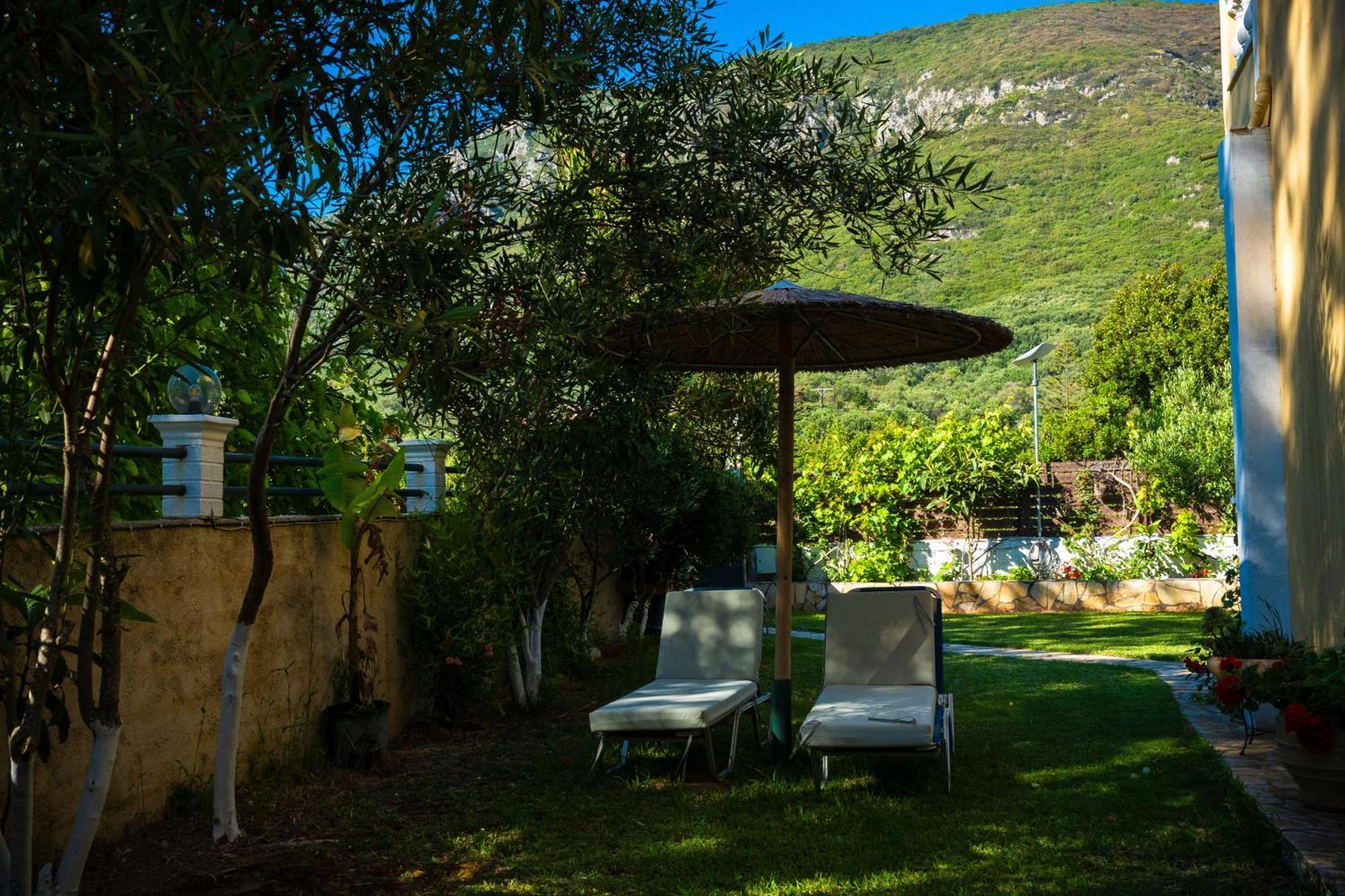 Stefanias Appartments Ágios Matthaíos Buitenkant foto